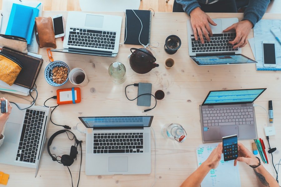 Agencją Marketingowa Cybereyeagency zespół specjalistów - CYBEREYEAGENCY