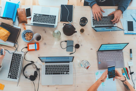 Agencją Marketingowa Cybereyeagency zespół specjalistów - CYBEREYEAGENCY