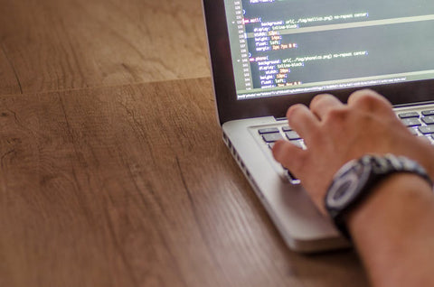 Kompletny przewodnik po SEO dostarczony przez Cybereyeagency - CYBEREYEAGENCY